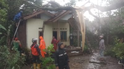 Belasan Rumah Di Rajapolah Rusak Terdampak Cuaca Ekstrim Hujan Angin